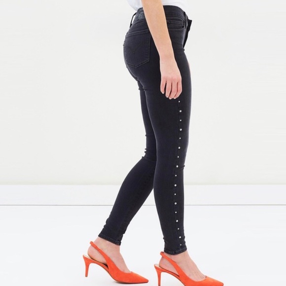 levi's 710 super skinny mid rise slim through hip and thigh